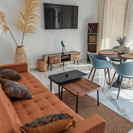 Casa Maria At Parrot At Carihuela