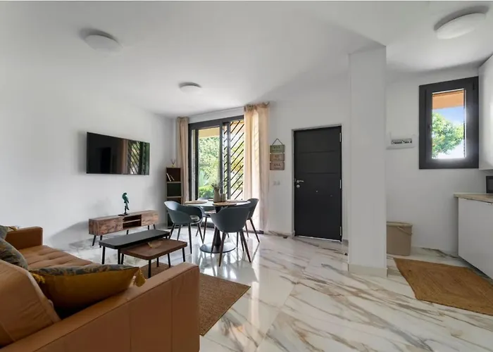 Апартаменты Casa Maria At Parrot At Carihuela